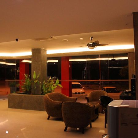 Hotel Time Boutique Nilai Buitenkant foto