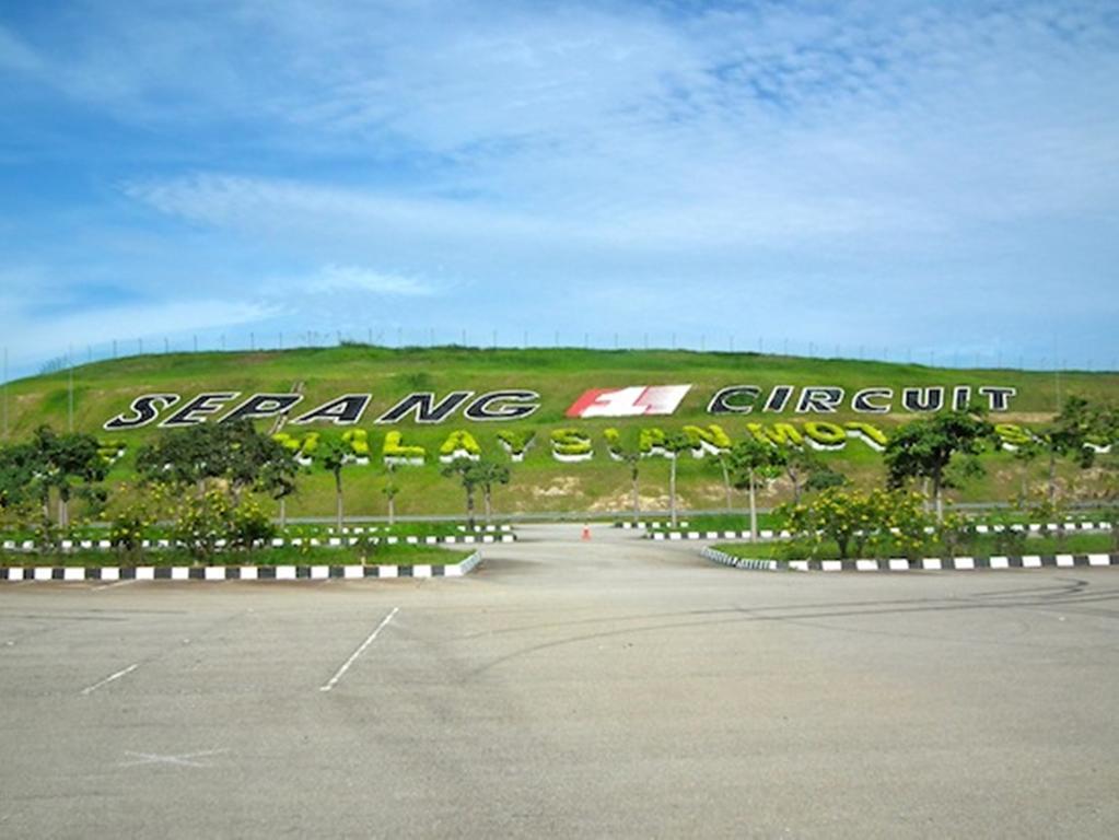Hotel Time Boutique Nilai Buitenkant foto