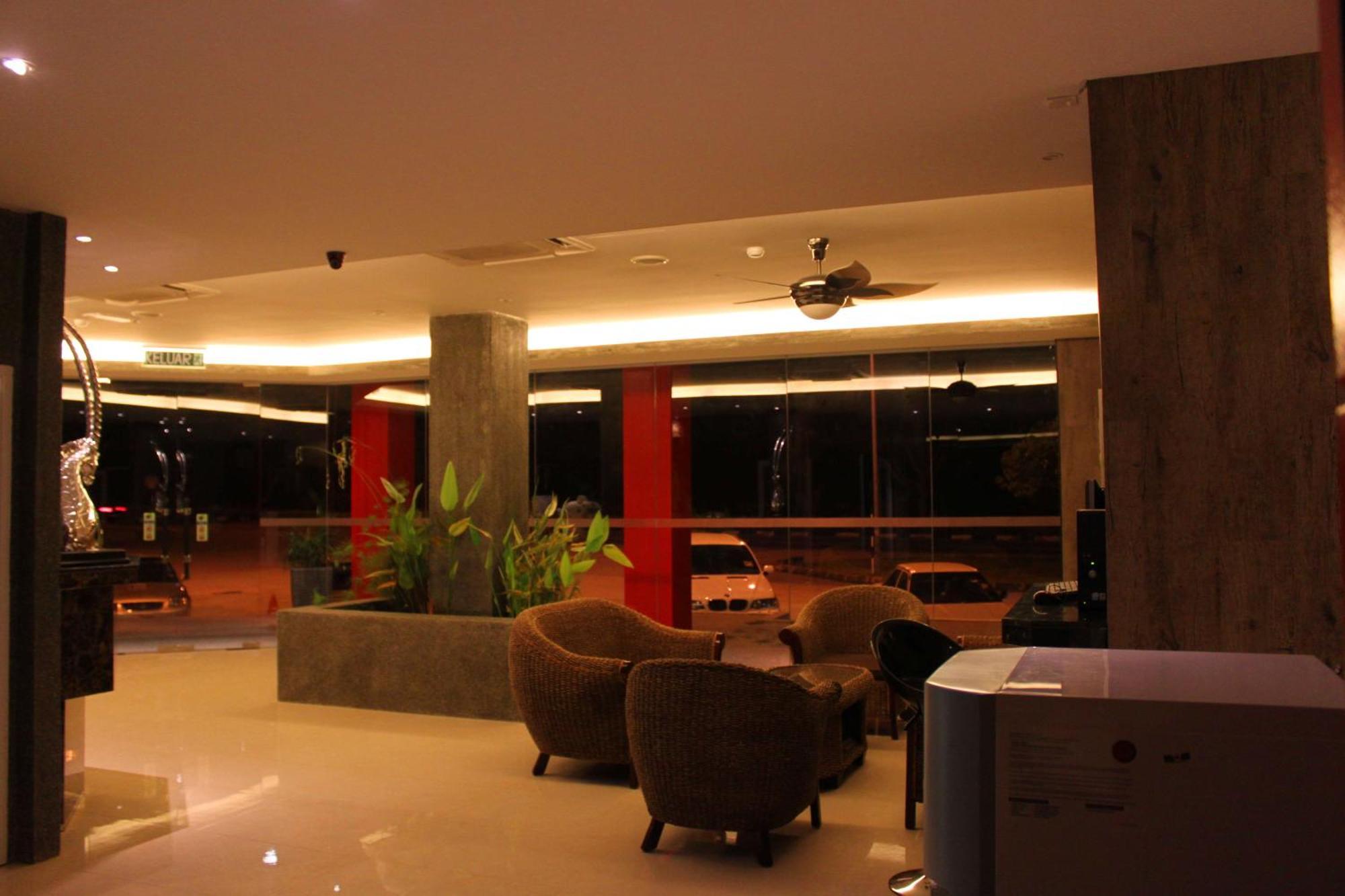 Hotel Time Boutique Nilai Buitenkant foto
