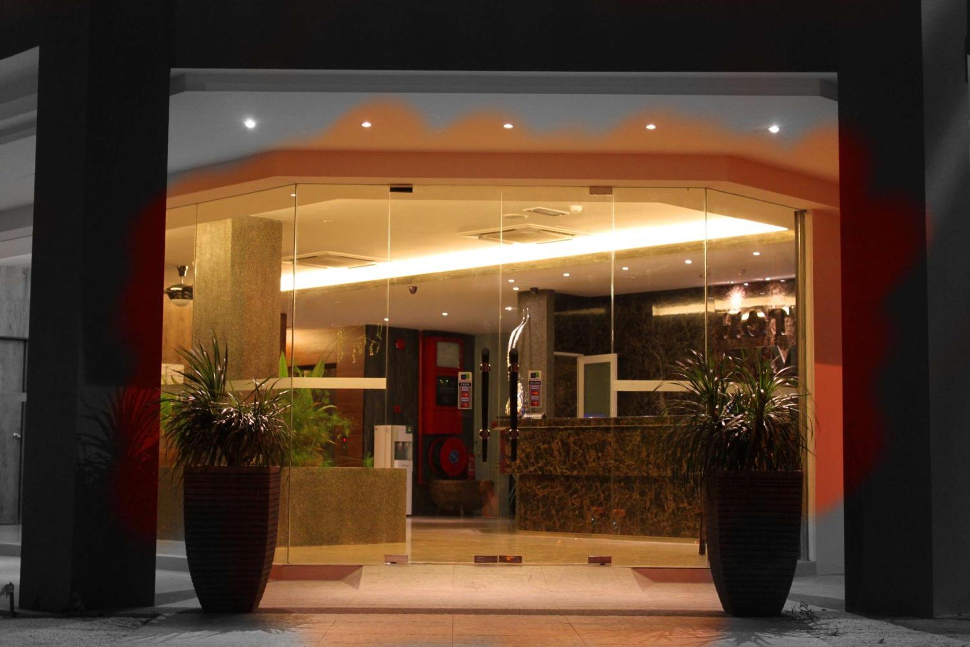 Hotel Time Boutique Nilai Buitenkant foto