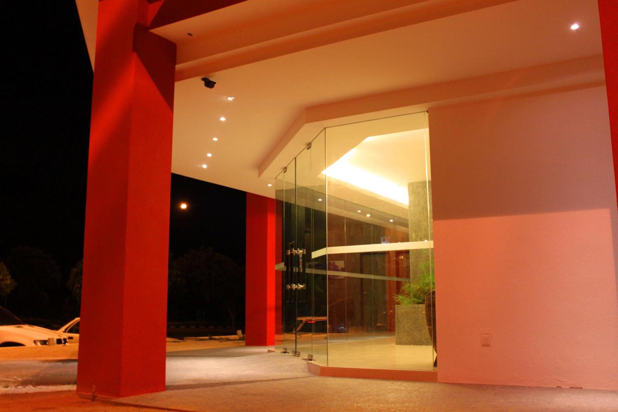 Hotel Time Boutique Nilai Buitenkant foto